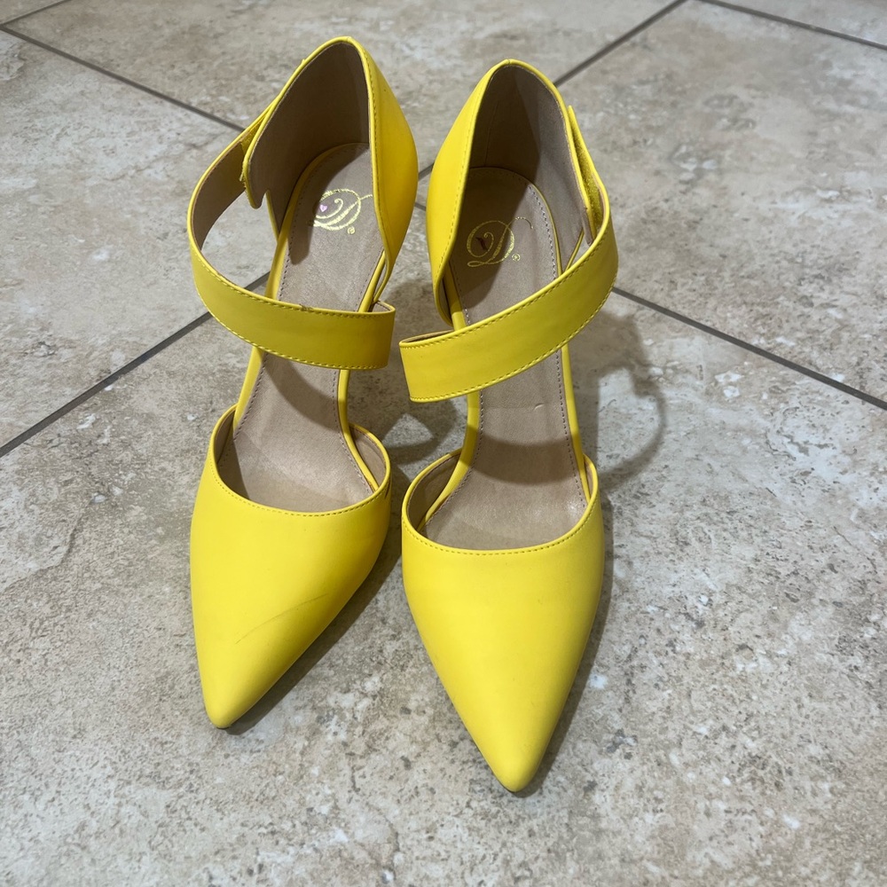 Delicious Yellow Stiletto Heels with Elegant Strap Design